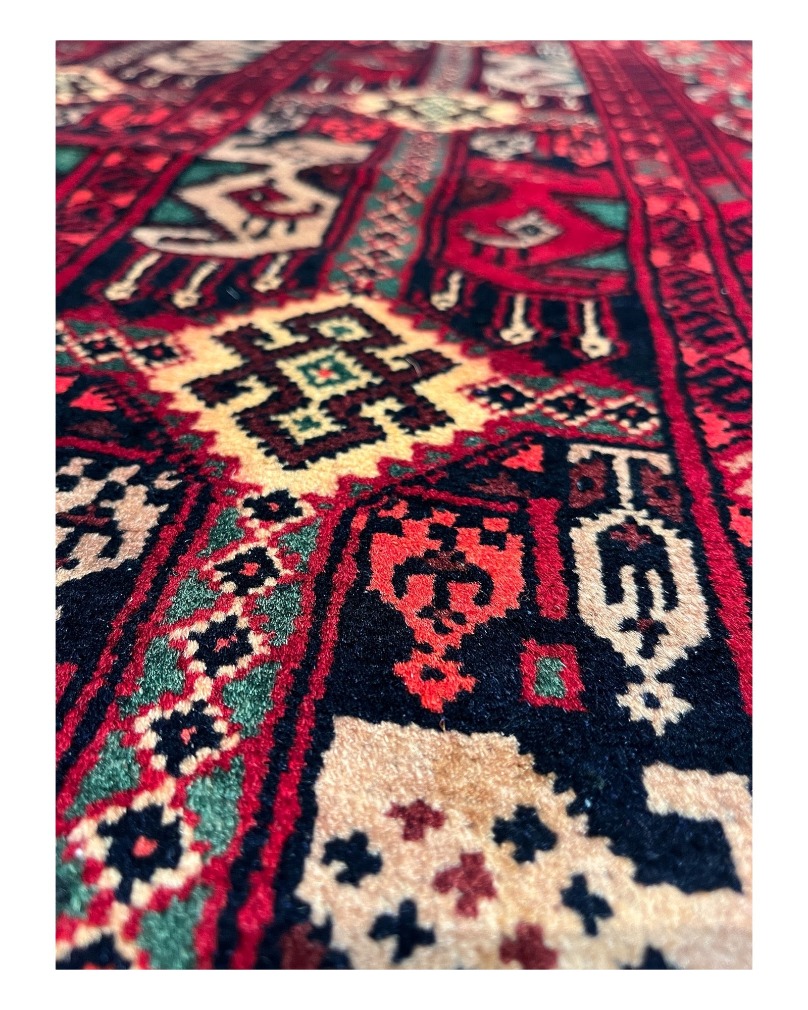 300cm x 200cm Red Ala Bakhmal Rug