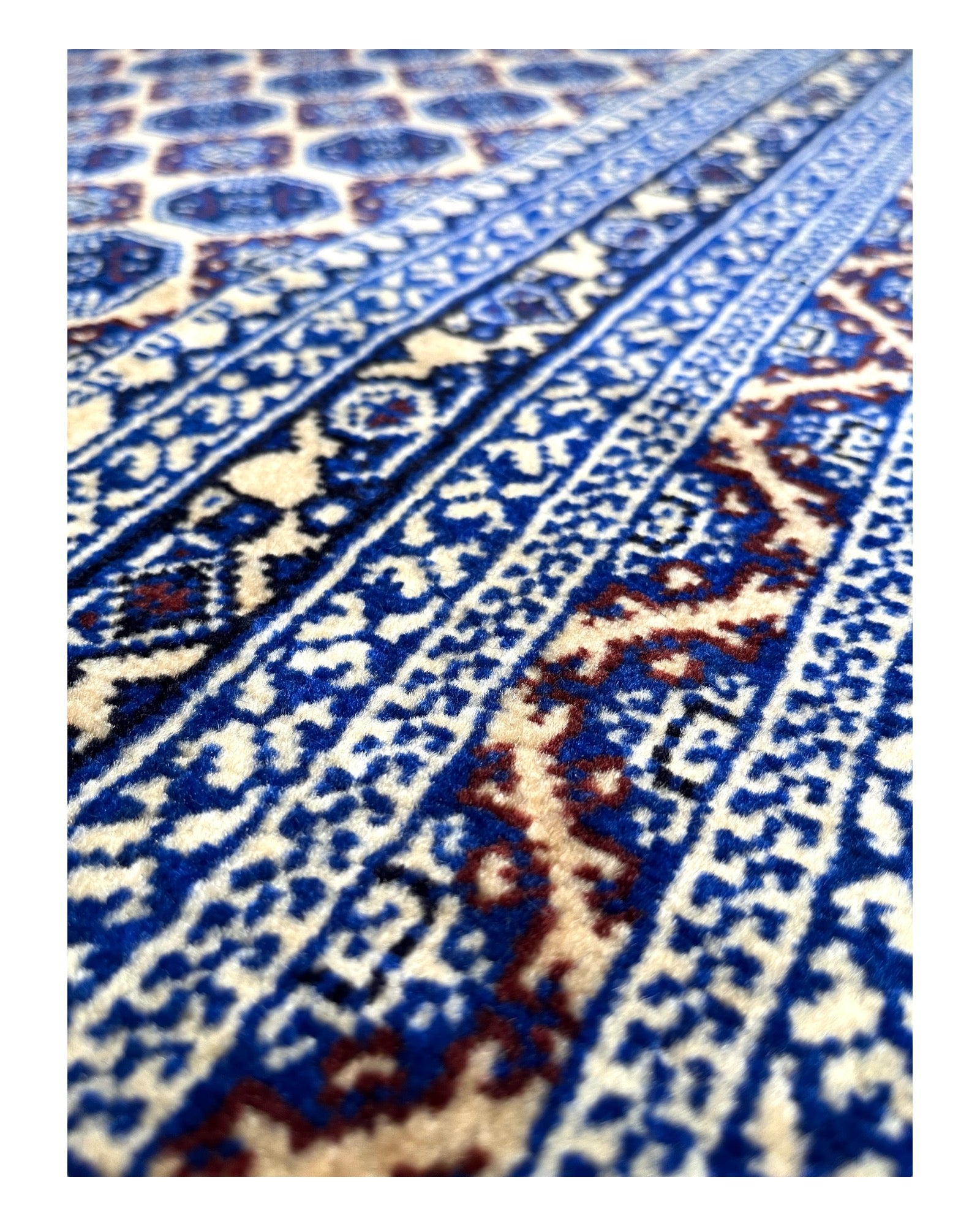 295cm x 200cm Blue & Cream Khuwaja Roshnai Rug