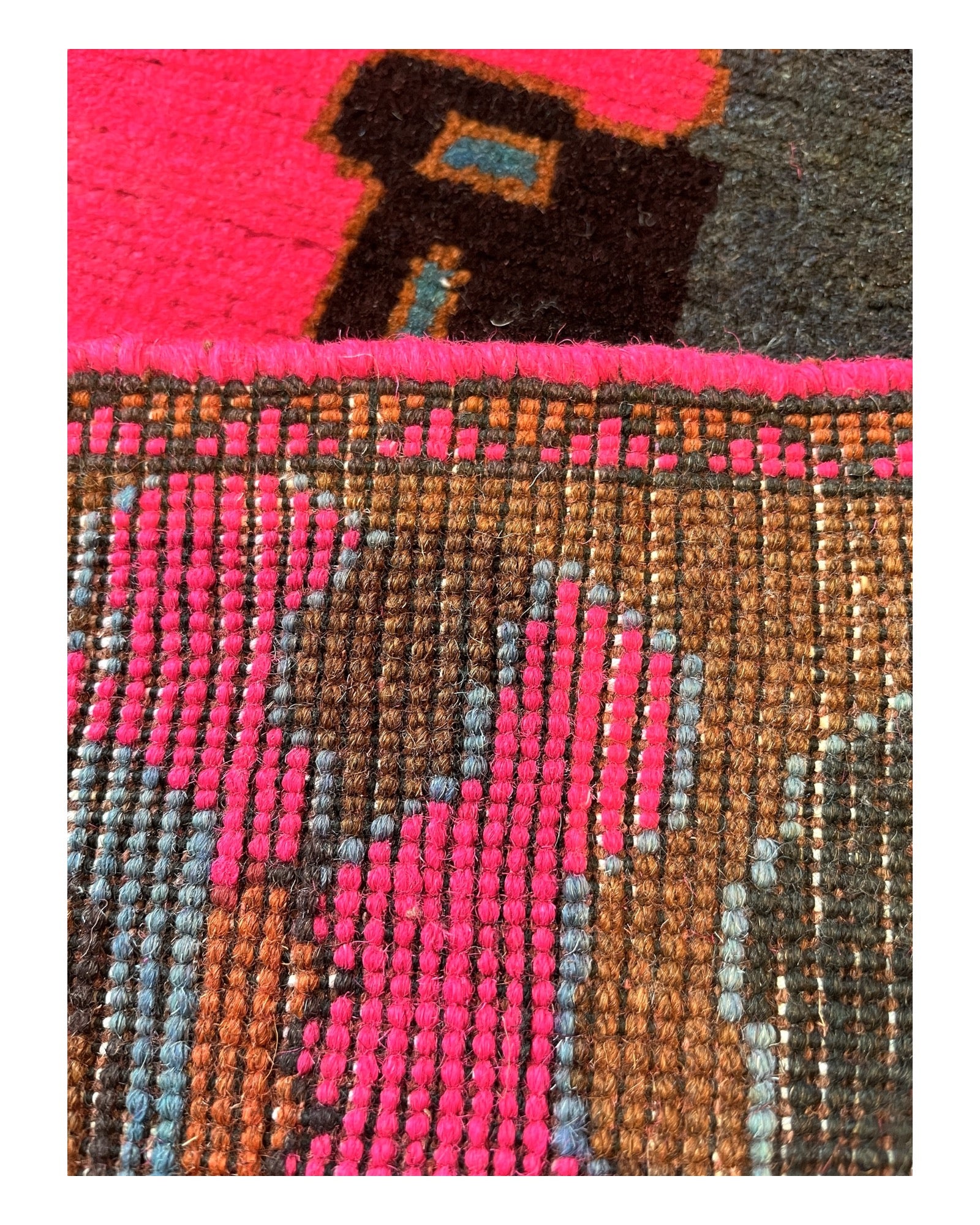 120cm x 84cm Hot Pink War Rug