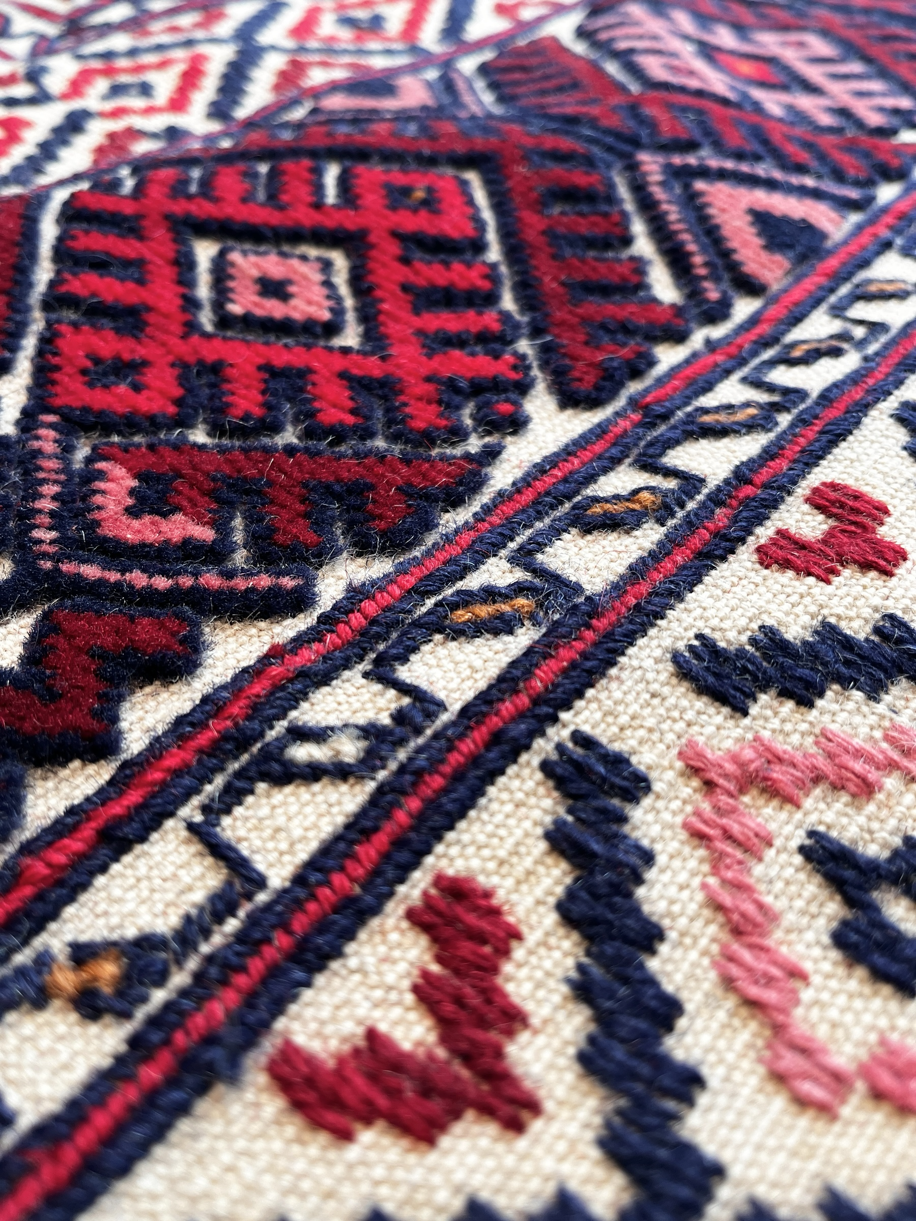 1.5m x 1.5m Cream & Burgundy Maliki Kilim