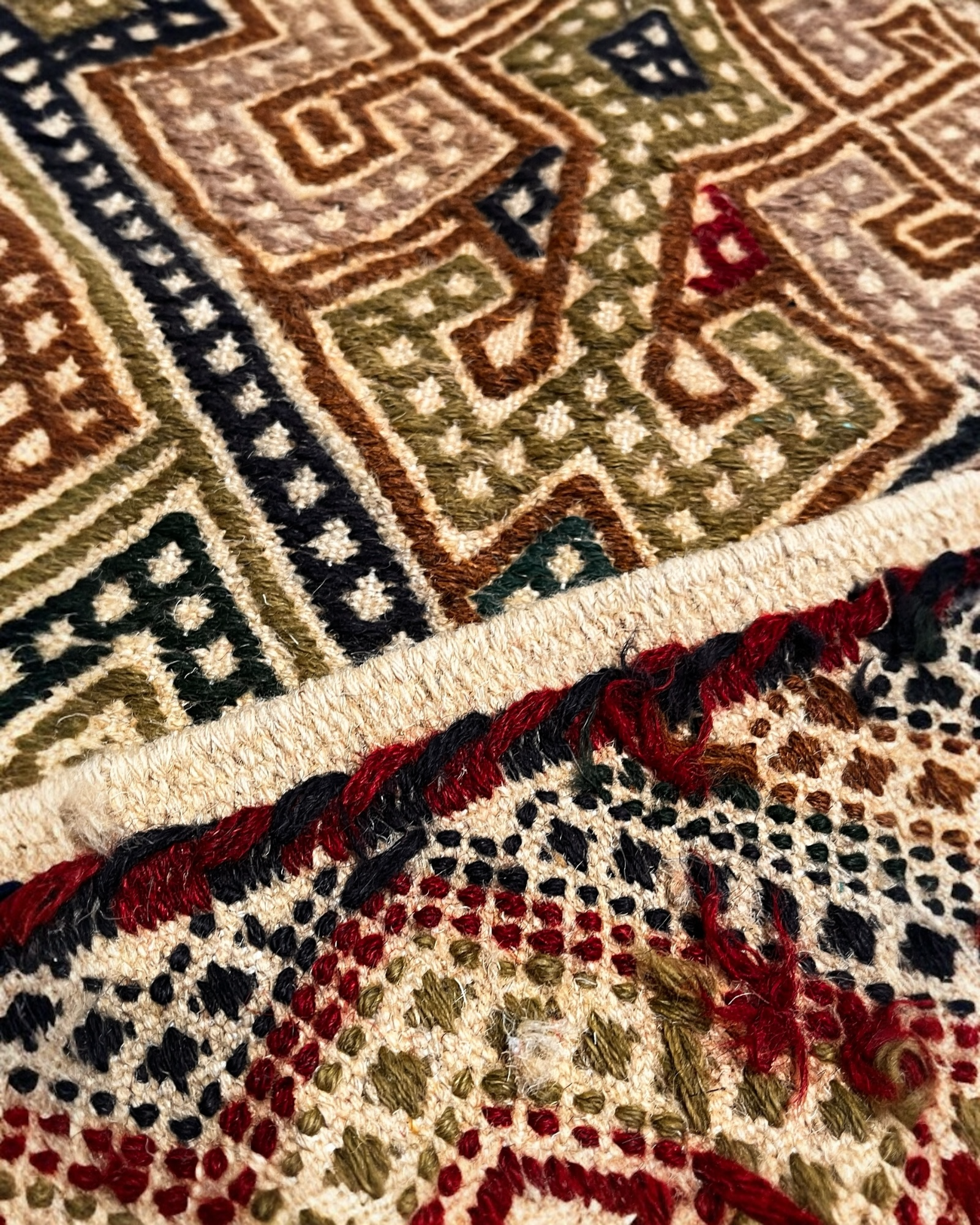 153cm x 103cm Oatmeal, Red, Green Turkoman Kilim