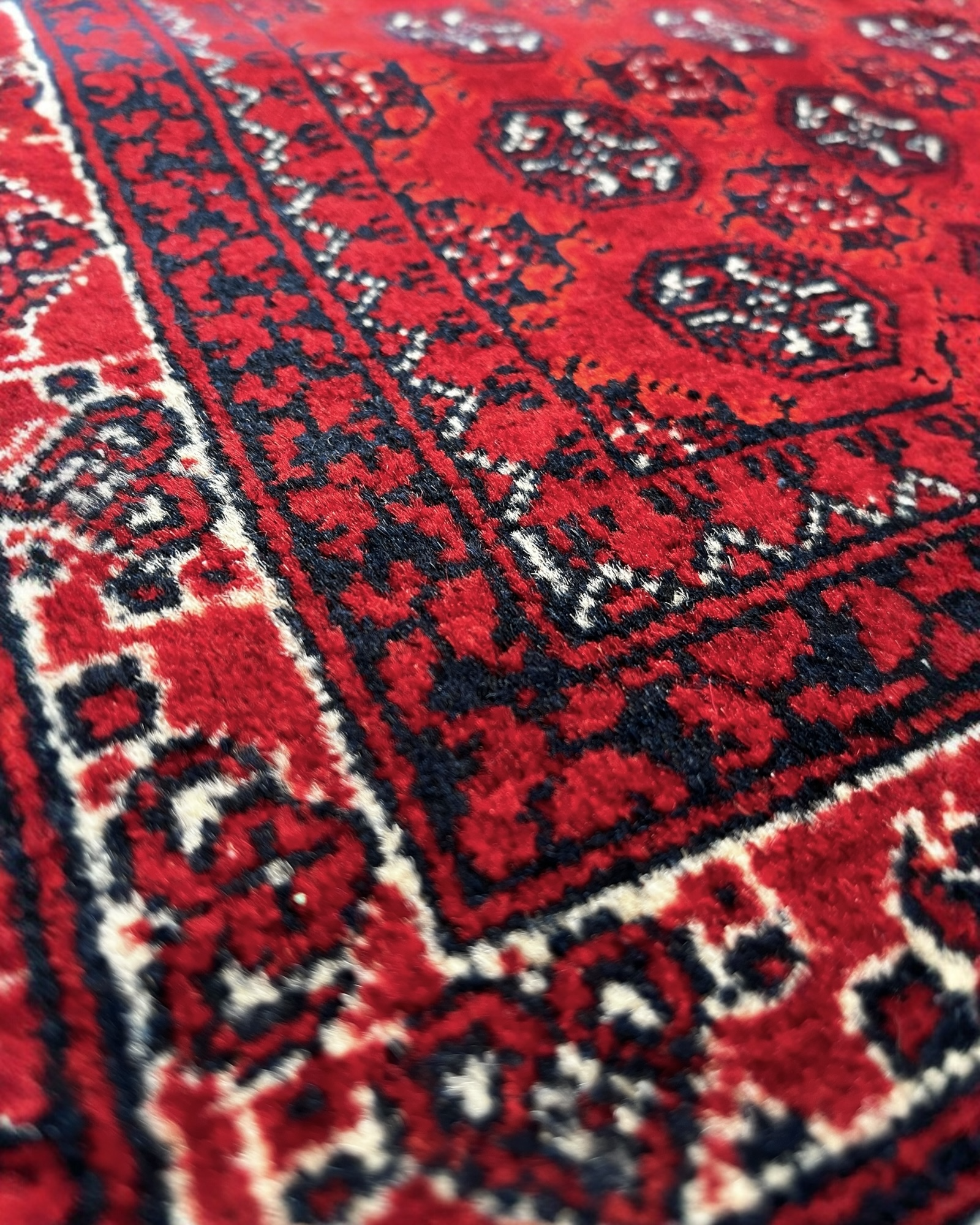 150cm x 100cm Red Khuwaja Roshnai Rug
