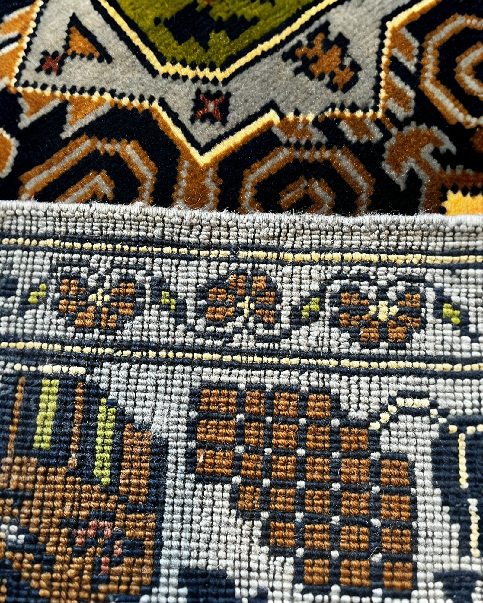 150cm x 100cm Grey & copper Yousef Bay Rug