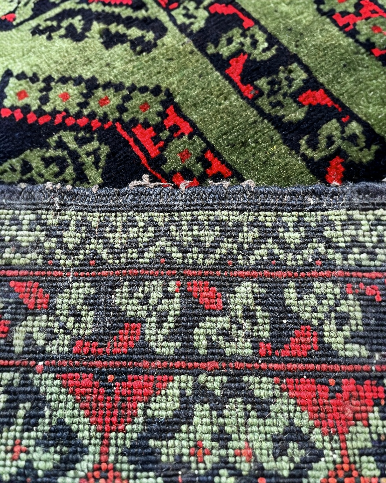 138cm x 100cm Green & Red Dali Rug