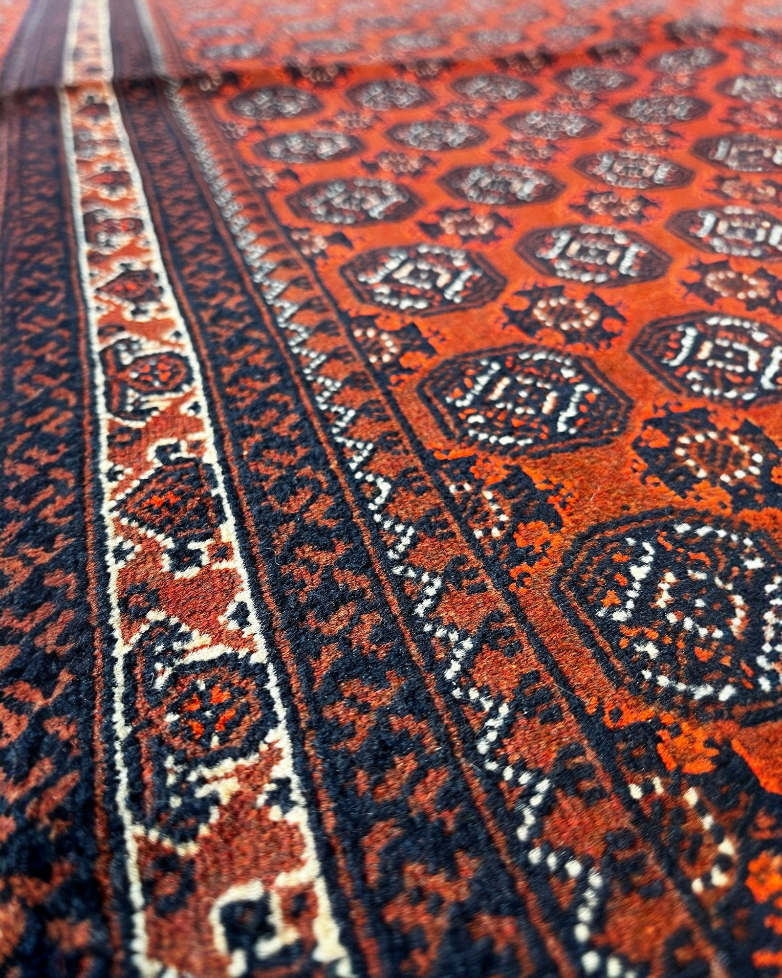 196cm x 148cm Russet & Black Fine Roshnai Rug