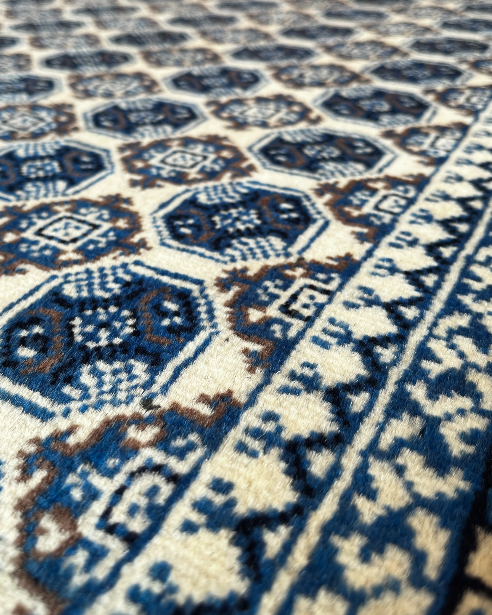 200cm x 144cm Blue & Cream Khuwaja Roshnai Rug