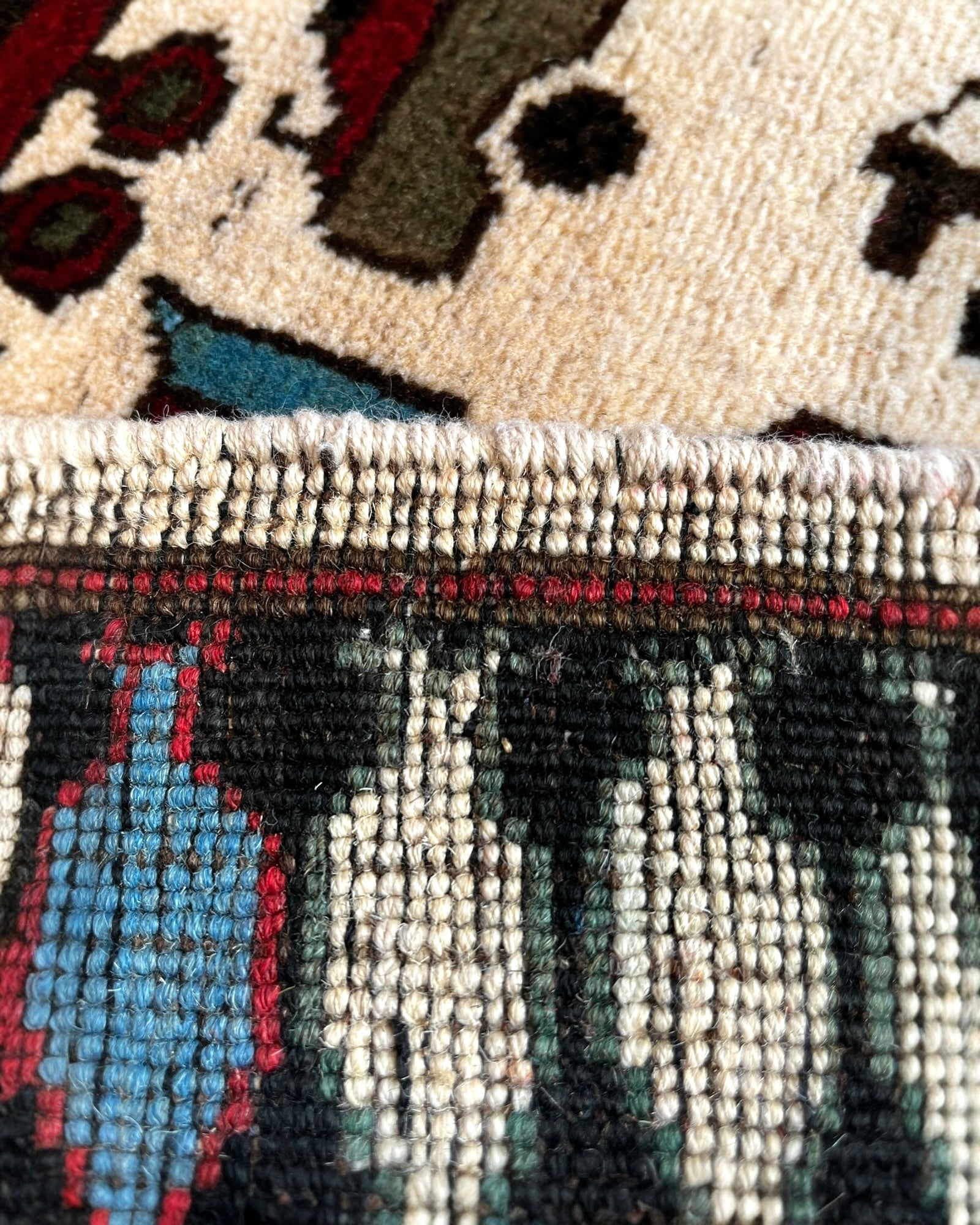 120cm x 86cm Cream & Burgundy War Rug