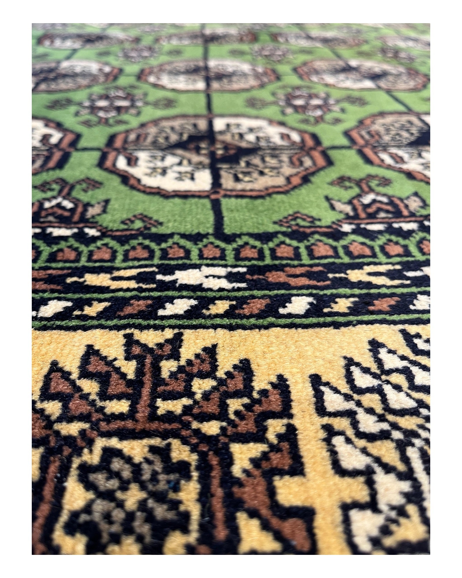 243cm x 164cm Green Roshnai Rug