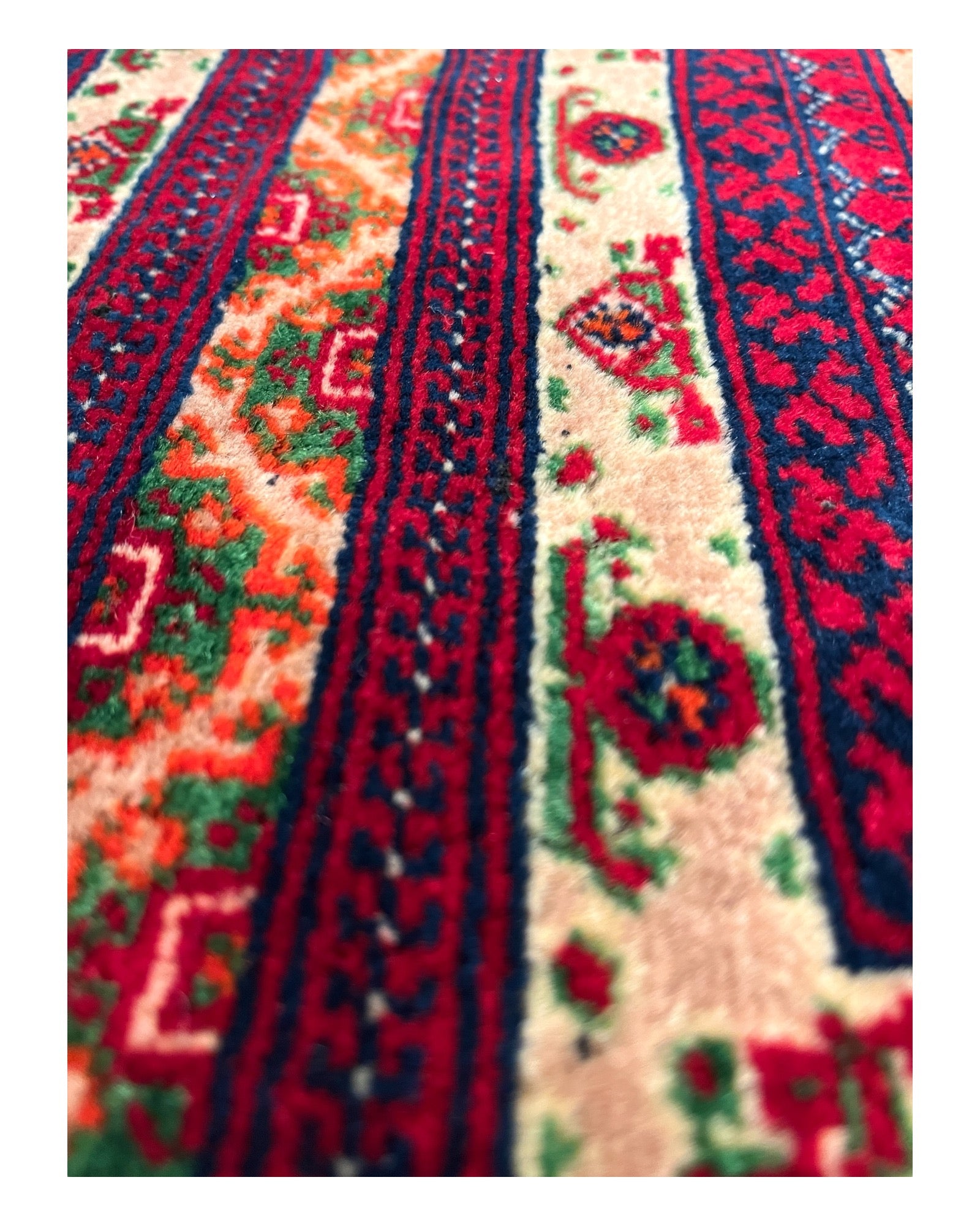 150cm x 100cm Red Khuwaja Roshnai Rug