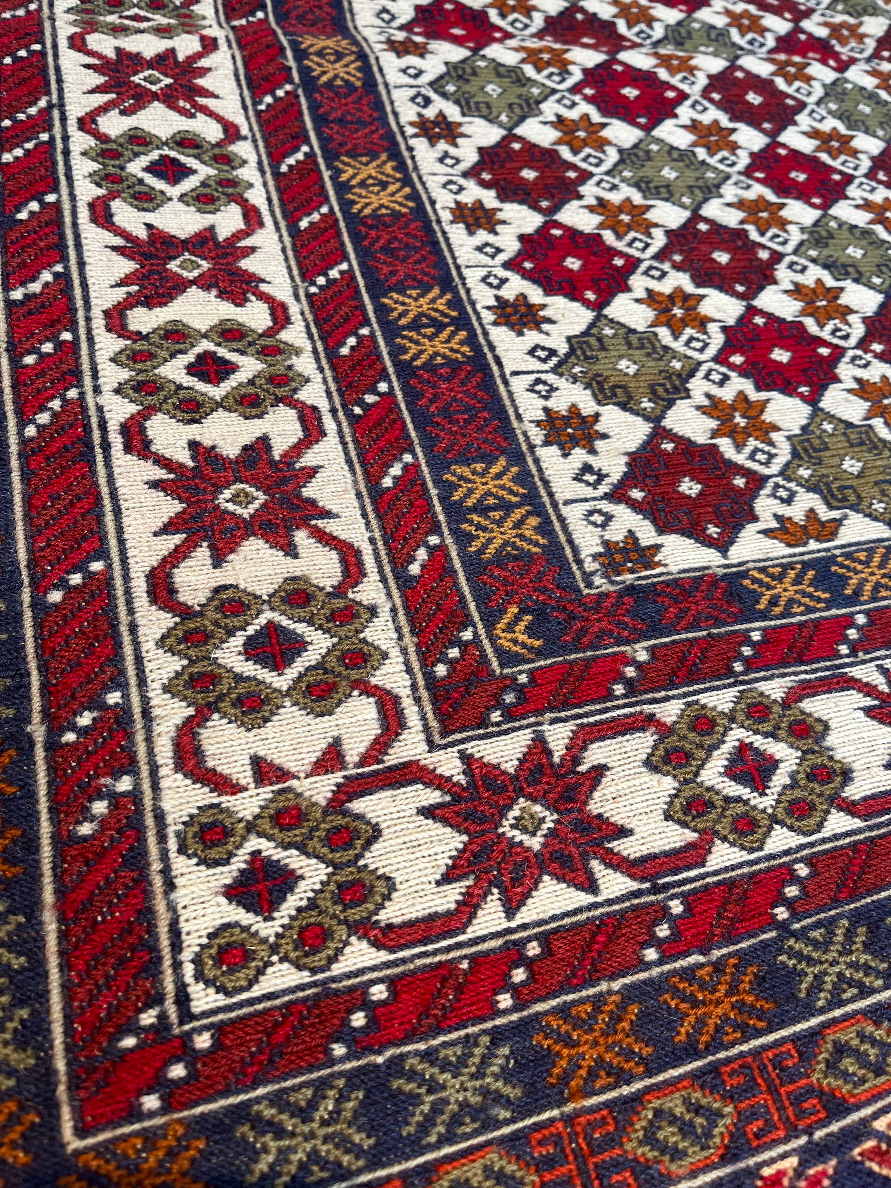 180cm x 127cm Vintage Maliki Kilim