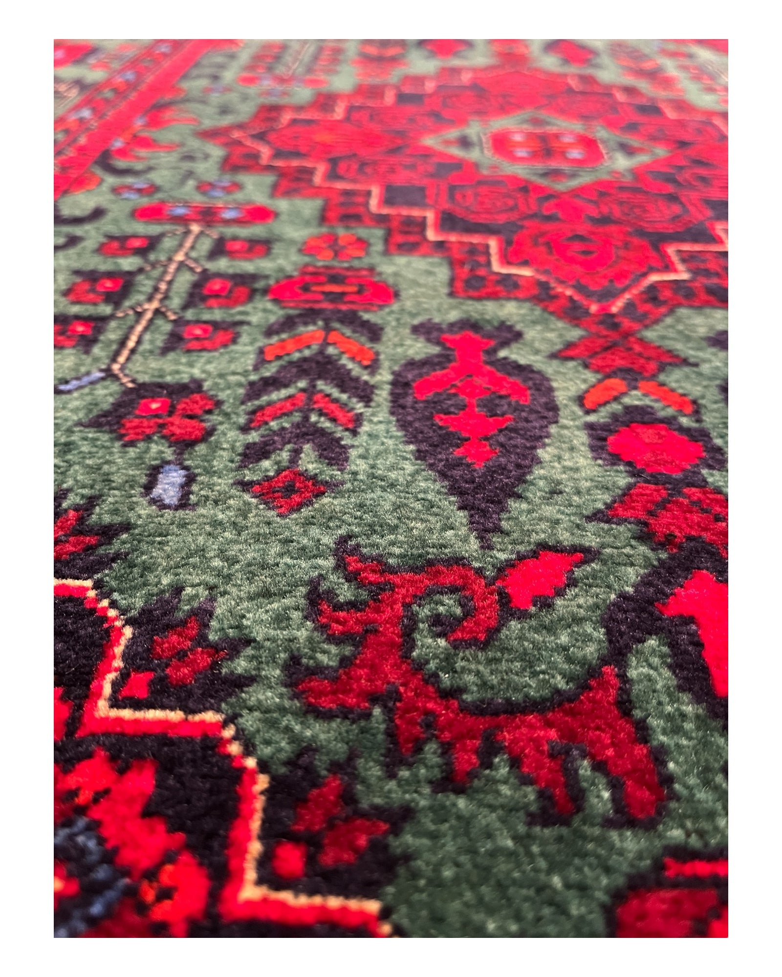 155cm x 100cm Green & Red Yousef Bay Rug