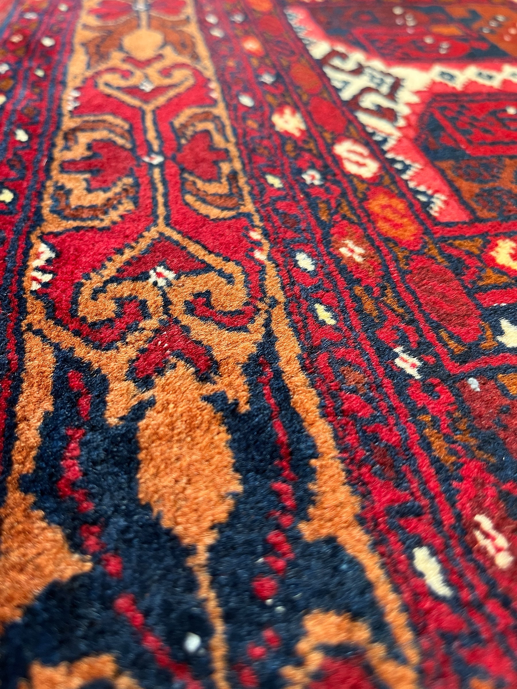 160cm x 100cm Red Ala Bakhmal Rug