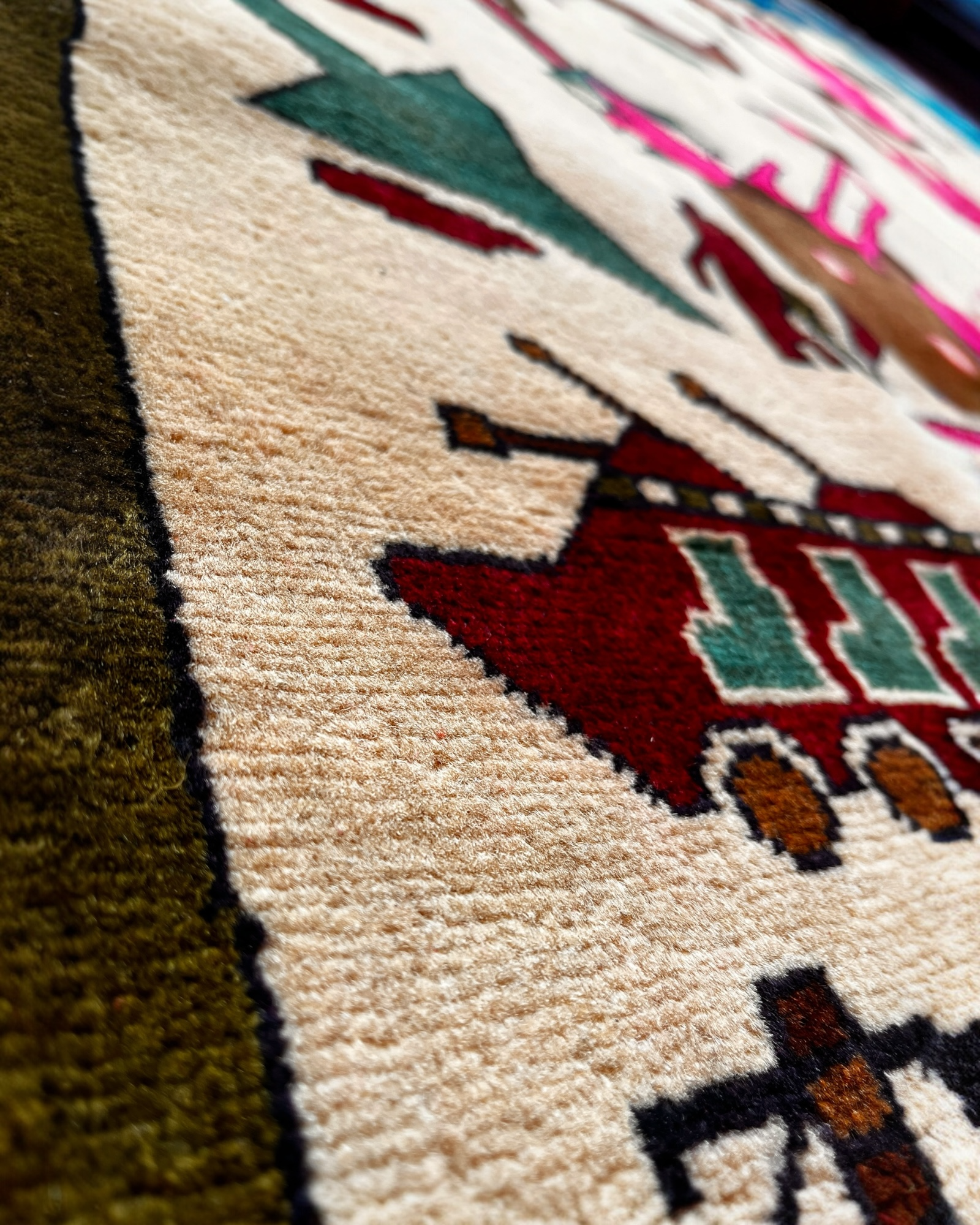 300cm x 200cm Hot Pink & Teal War Rug