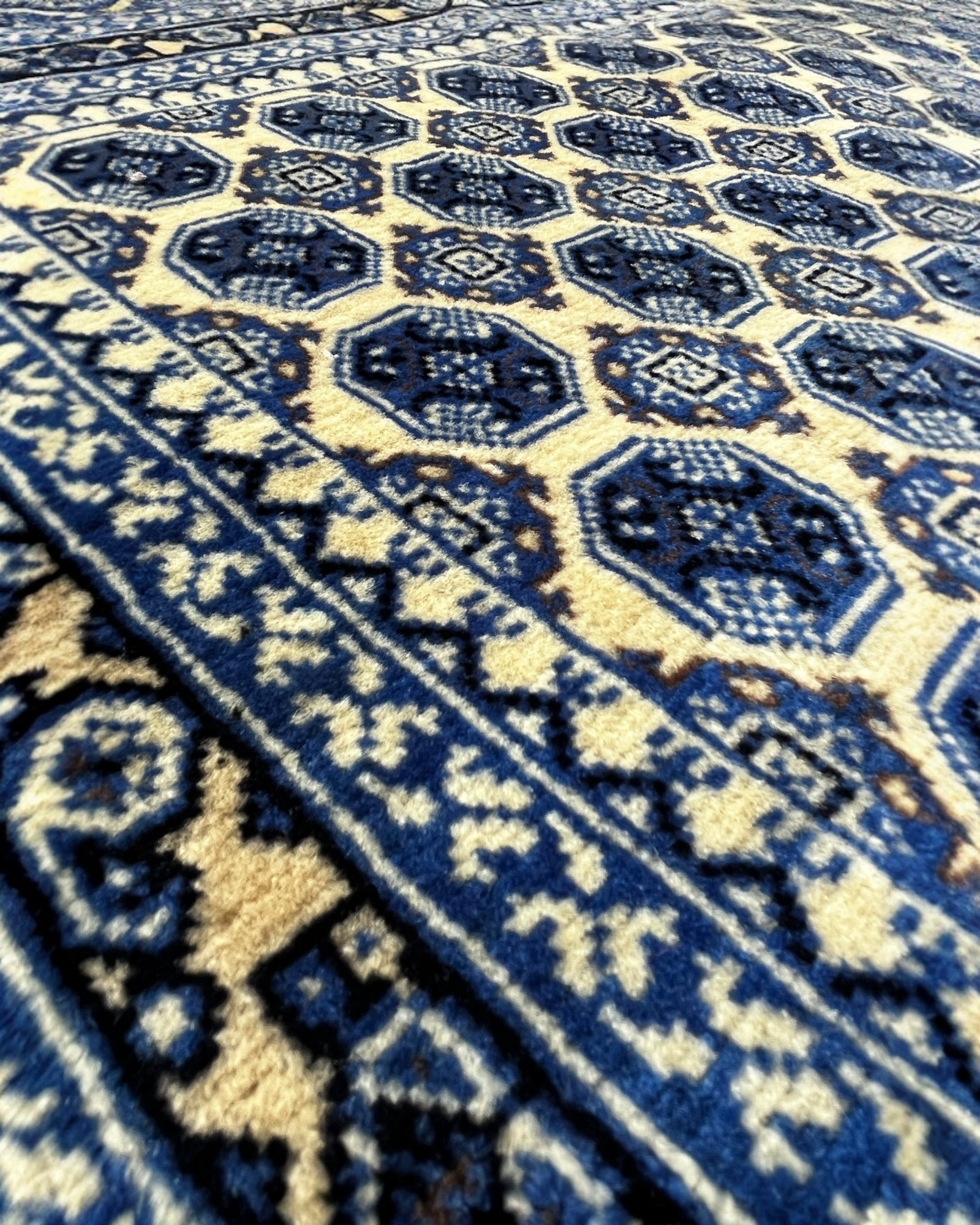 144cm x 100cm Blue & Cream Khuwaja Roshnai