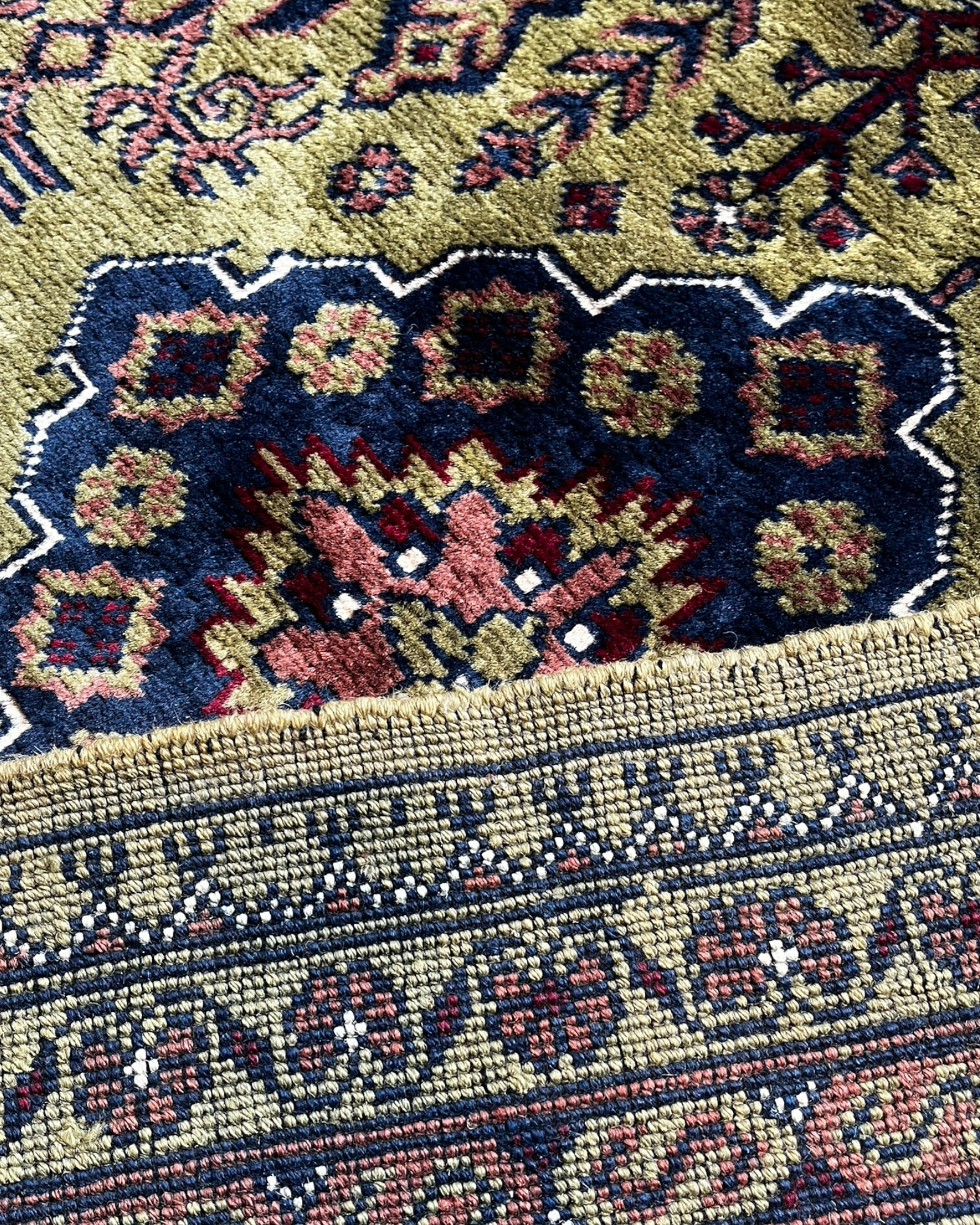 202cm x 152cm Green Underground Rug