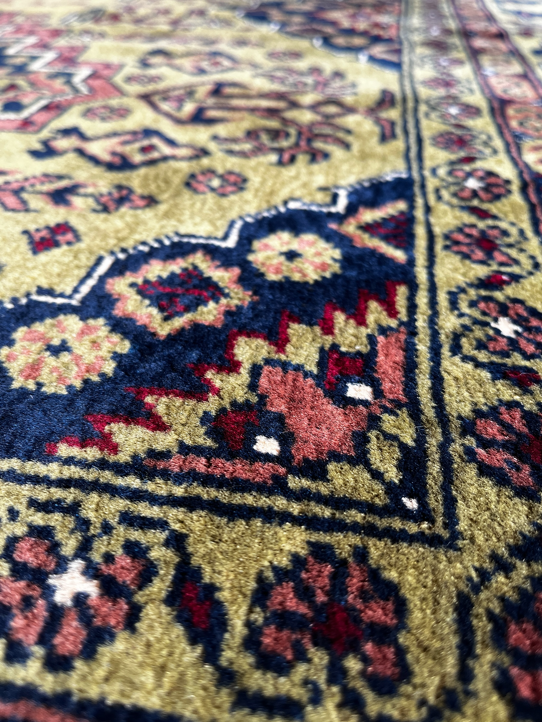 202cm x 152cm Green Underground Rug